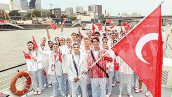 Paris 2024 Olimpiyat Oyunları'nda görkemli açılış! Oyunlar tarihinde bir ilk gerçekleşti