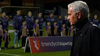 Fenerbahçe, Eyüpspora puan bıraktı: Yönetim milyon euroları herhalde Mourinho eğlensin diye veriyor