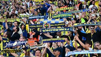 Kadıköy'de 'yönetim istifa' sesleri! Aziz Yıldırım'a için tezahürat