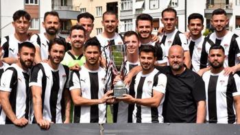 Manisaspor, şampiyonluk kupasına kavuştu