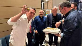 Varank ve Kasapoğlu'ndan Fenerbahçe Başkanı Ali Koç’a baklava ikramı