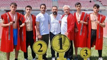 Elazığlı güreşçilerden büyük başarı! Türkiye 3.'sü oldu
