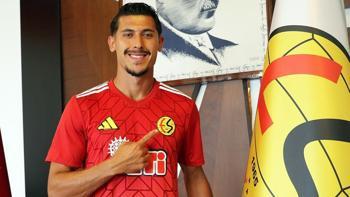 Eskişehirspor'un yeni sağ beki hayırlı olsun!
