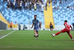 Adana Demirspor'a evinde ağır yenilgi! Rakip gol oldu yağdı