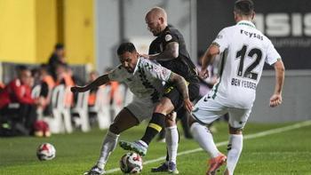 İstanbulspor - Sakaryaspor maçında gol düellosu! Puanlar paylaşıldı
