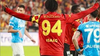Isaac Solet, Göztepe'ye göz kırptı! Formayı giyip paylaştı