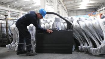 Tamircilerde yedek parça krizi: Yüzbinlerce araç parça bekliyor