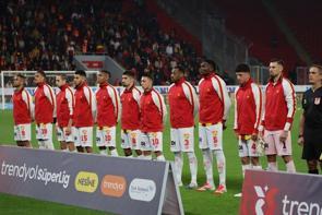 Göztepeyi nisan ayında zorlu bir fikstür bekliyor