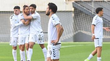 Altay resmen yıkıldı! Kümede kalmayı garantiledi