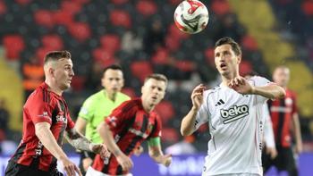 Gaziantep FK - Beşiktaş maçında galibiyeti getiren goller ilk yarıda geldi