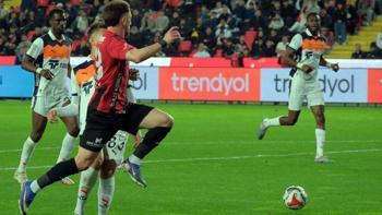 Gaziantep FK – RAMS Başakşehir FK lige veda maçında 3 gol vardı
