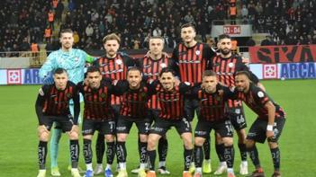 Çorum FK formasıyla 10 gol attı, kapıya koydular! Milli santrafor İstanbul takımına imza attı