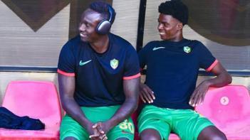 Amedspor'un gizli transferini Mbaye Diagne ortaya çıkardı! Nahit Eren genç yıldıza formayı giydirdi