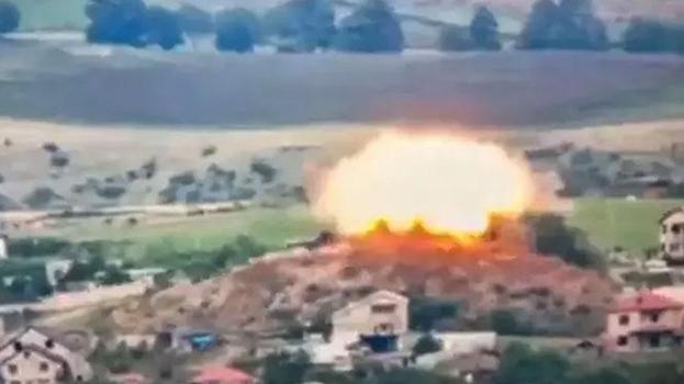 Karabağ'da peş peşe patlamalar! Azerbaycan Savunma Bakanlığı terörle mücadele operasyonları başlatıldığını duyurdu
