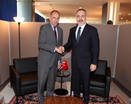 Dışişleri Bakanı Fidan, Yunan mevkidaşı ile bir araya geldi