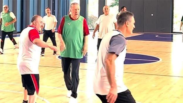 İşte Cumhurbaşkanı Erdoğan’ın basketbol performansı! Hem sahada hem de masada oyun kurucu