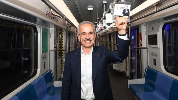 Pendik–Sabiha Gökçen Havalimanı Metro Hattı 1 yaşında! Bakan Uraloğlu: 9 milyon yolcuya hizmet verdi