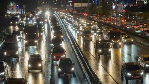 İstanbul'da yağmur trafiği! Yüzde 89'a ulaştı