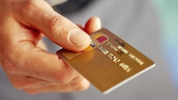 Kredi kartı düzenlemesinde 180 derece değişiklik: Kimlerin limiti düşürülecek? O sektörde taksitlendirme kaldırılıyor!