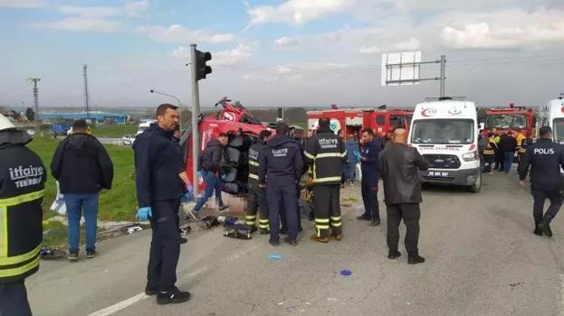 Tekirdağ'da facia! Tırla yolcu minibüsü çarpıştı: 5 ölü, 10 yaralı