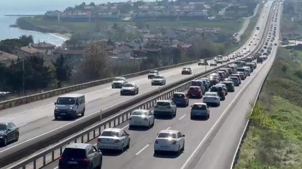 Bakan Uraloğlu: Ağır taşıtlar pazar günü belirli güzergahlarda trafiğe çıkmayacak