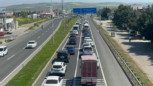 Bayram dönüşü başladı! Tekirdağ'dan İstanbul yönüne trafik yoğunluğu