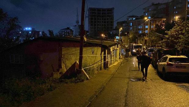 İstanbul'da toprak kayması! Gaziosmanpaşa'da 14 gecekondu etkilendi, 70 kişi tahliye edildi