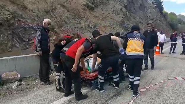 Bolu'da feci kaza! 11'i öğrenci 15 kişi yaralı