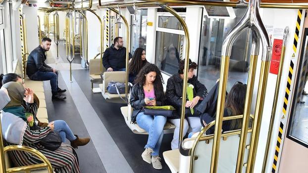 Uzmanlardan tehlike uyarısı: Metro, metrobüs ve otobüste boşalan koltuğa hemen oturmayın! İşte nedeni