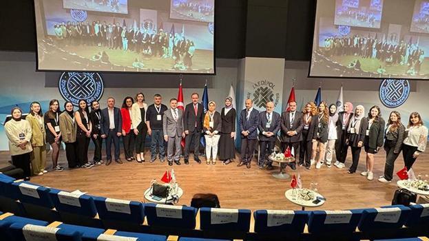 Mehmet Kasapoğlu: Türk gençliği dinamizmiyle de çok genç
