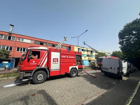 Başakşehir'de iş yeri yangını: Çok sayıda ekip sevk edildi