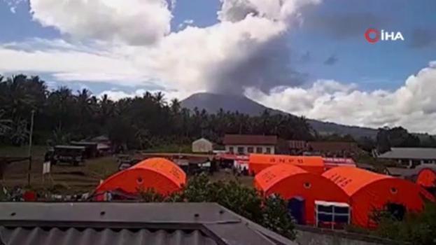 Endonezya'da Ibu Yanardağı'nda patlama