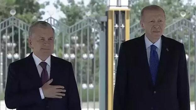 Erdoğan, Özbekistan lideri Mirziyoyev'i resmi törenle karşıladı