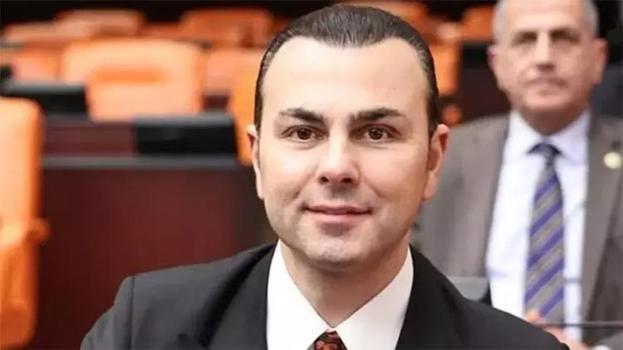 İYİ Parti İstanbul Milletvekili Seyithan İzsiz partisinden istifa etti