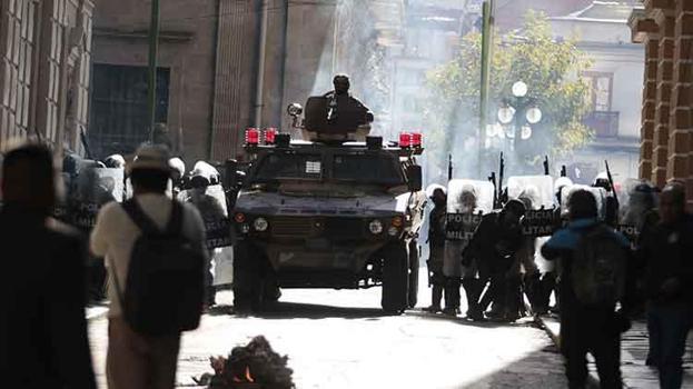 Bolivya'da darbe girişimi! Geceye damga vuran an! Askeri birlikler geri çekilmeye başladı
