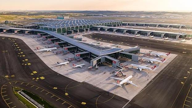 İstanbul Havalimanı'ndan yeni yolcu rekoru! Bakan Uraloğlu duyurdu