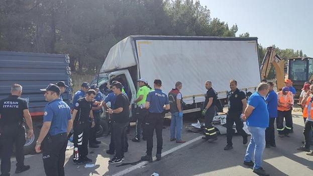 Edirne'de feci kaza! 1'i çocuk 3 kişi hayatını kaybetti
