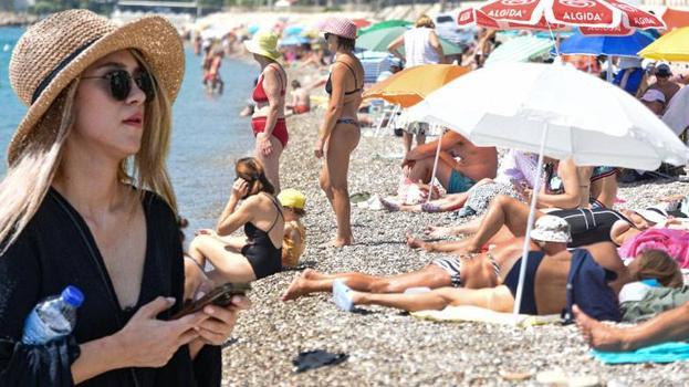 Antalya'da son 53 yılın sıcaklık rekoru kırıldı! 65 merkezde ekstrem seviyelere ulaştı