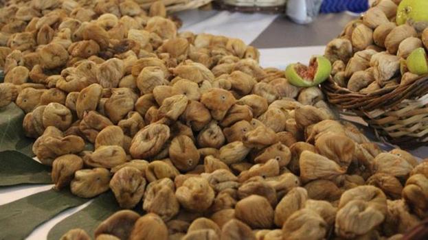 Aydın'da hasat başladı ilk alımı vali yaptı! Kilo fiyatı altınla yarışıyor