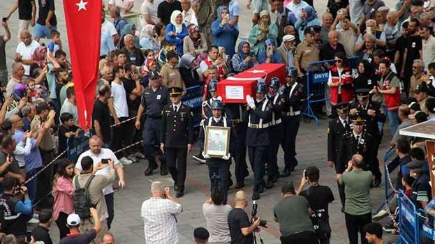 Diyarbakır'da şehit olan Jandarma Uzman Çavuş Yavuz Güney son yolculuğuna uğurlandı