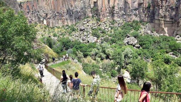 Dünyanın en büyük 2. kanyonu ziyaretçi akınına uğruyor! 105 kilise 10 bin mağara var