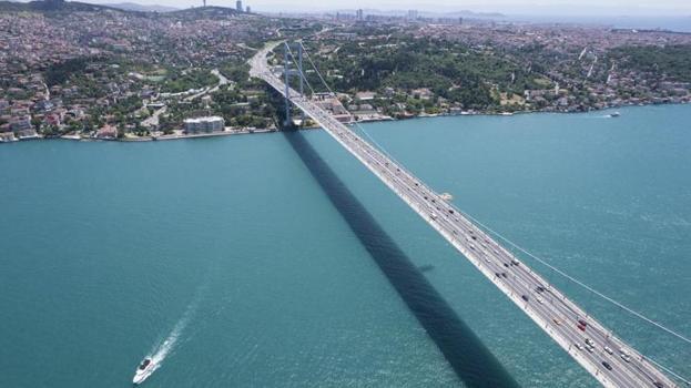 İstanbul Boğazı'nda gemi trafiği çift yönlü askıya alındı