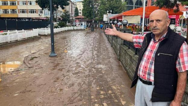 Trabzon'da sel suları çekildi, ilçe çamur deryasına döndü