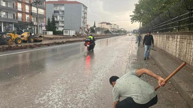 Adıyaman'da tıkanan mazgallar açıldı