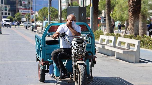 İzmir Körfezi'nde bilindik manzara! 'Deniz kokusu alıyorum diyen yalan söyler'