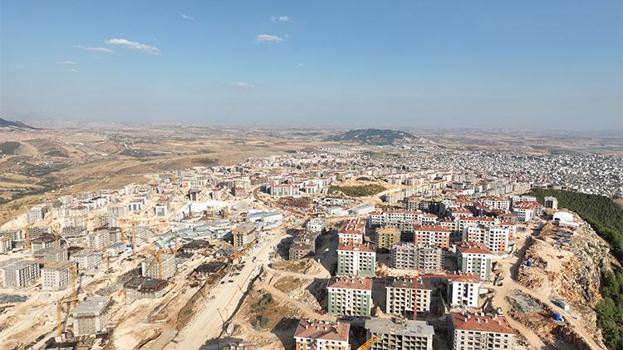 Kaya zemine tünel kalıp sistemiyle sağlam konutlar inşa ediliyor