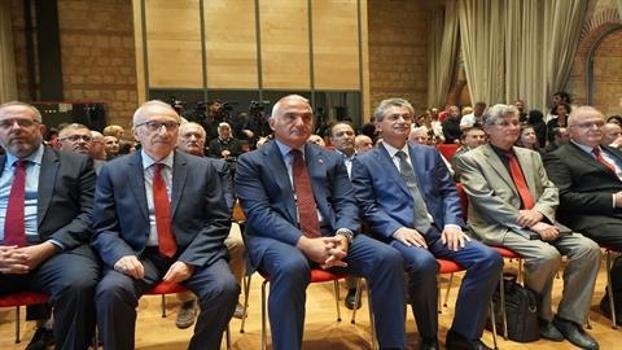 Bakan Ersoy açıkladı: 22 bin eseri başkanlığımızın arşivine kazandırdık