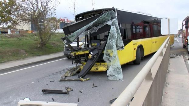 Sultangazi'de iki İETT otobüsü çarpıştı