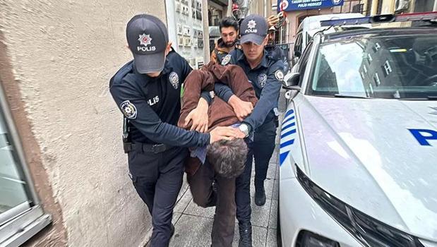 İstiklal Caddesi'nde polise bıçakla saldıran şüpheli tutuklandı