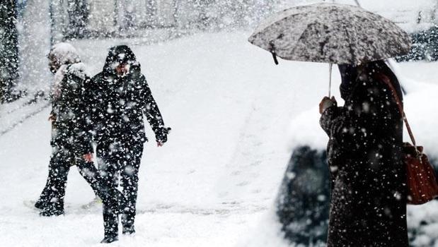 Karla karışık yağmur ve gök gürültülü sağanak yağışlar geliyor! Meteoroloji sel, su baskını, yıldırım, heyelan ve kuvvetli rüzgara karşı uyardı